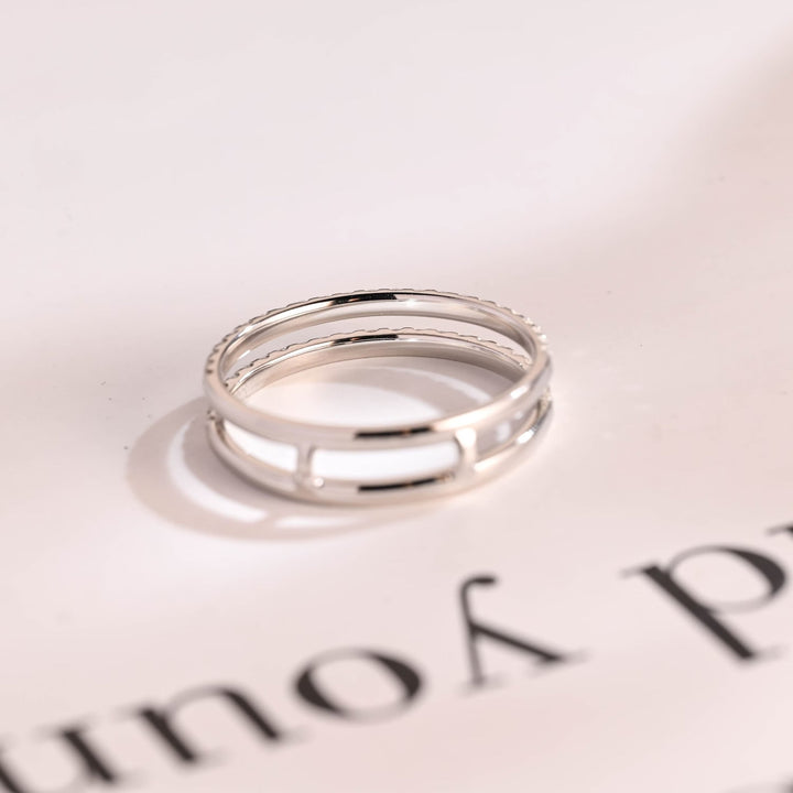 Sustainable round diamond wedding ring