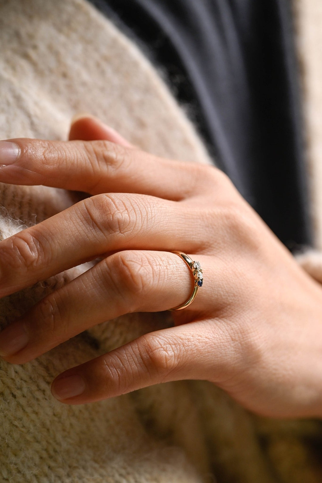 Sustainable sapphire round & round diamond wedding ring