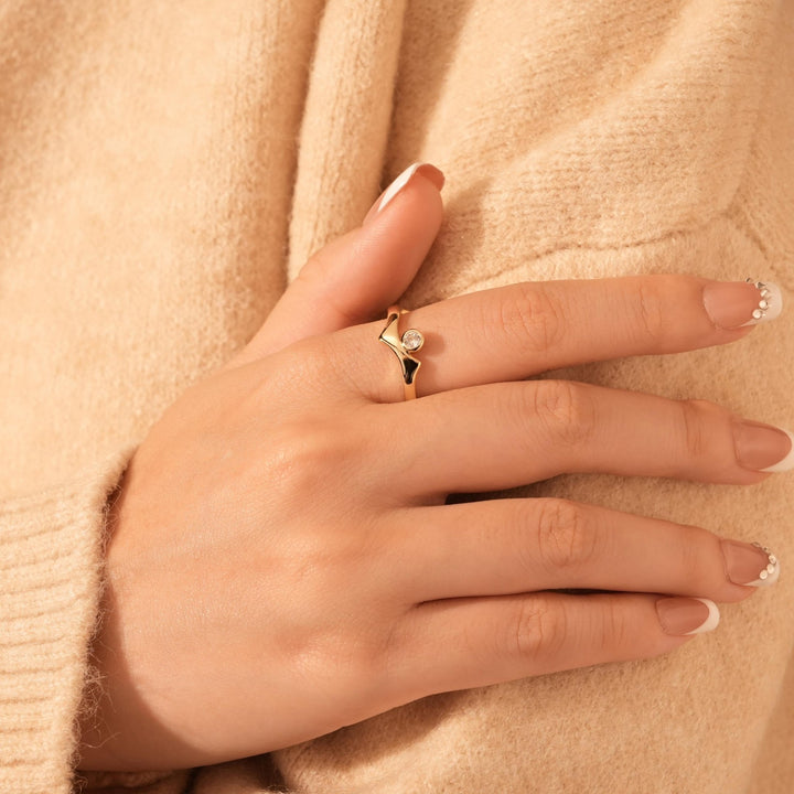 Round Cut Diamond Wave Irregular Gold Ring Gift for Her - Doozy Diamonds