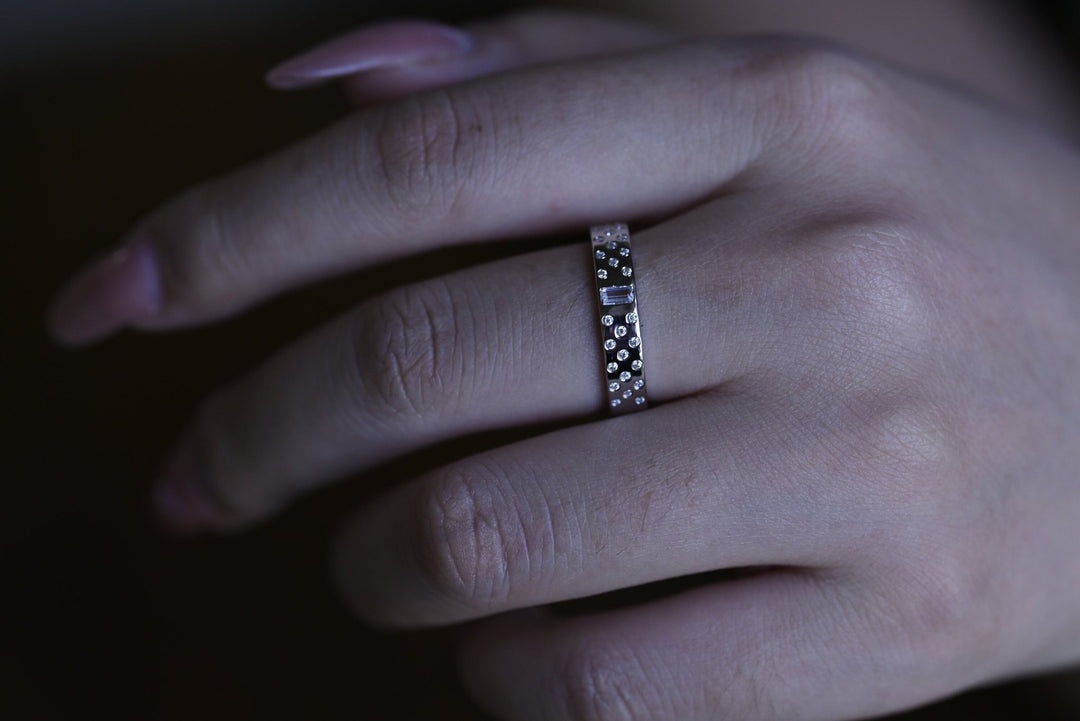 Round & Emerald diamond wedding band in rose gold