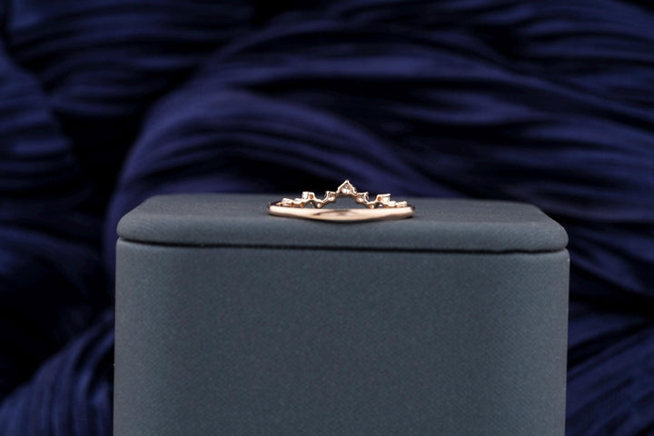 Close-up of 0.15CT round lab grown diamonds