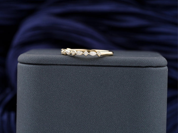 Round Marquise round marquise diamond wedding band front view