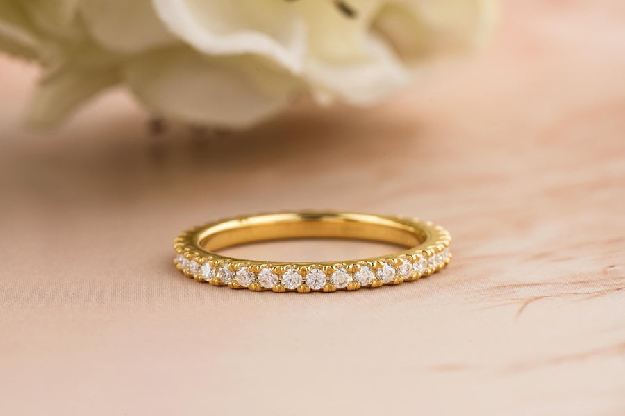 Round round diamond wedding band front view