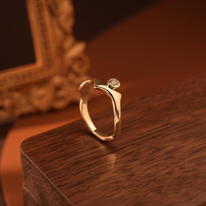 Round Cut Diamond Wave Irregular Gold Ring Gift for Her - Doozy Diamonds