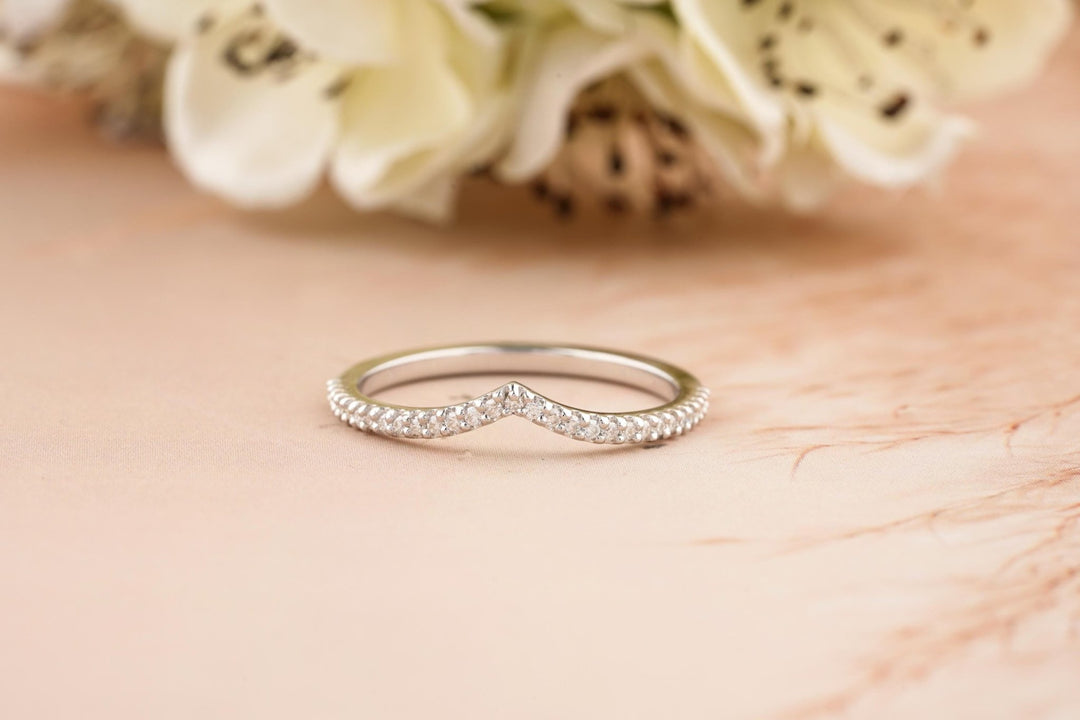 Round round diamond wedding band front view