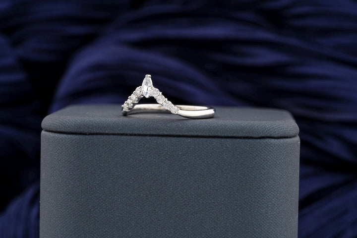 Round Marquise diamond wedding band in yellow gold