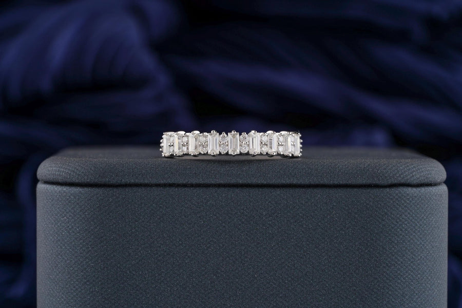 Round & Baguette round & baguette diamond wedding band front view