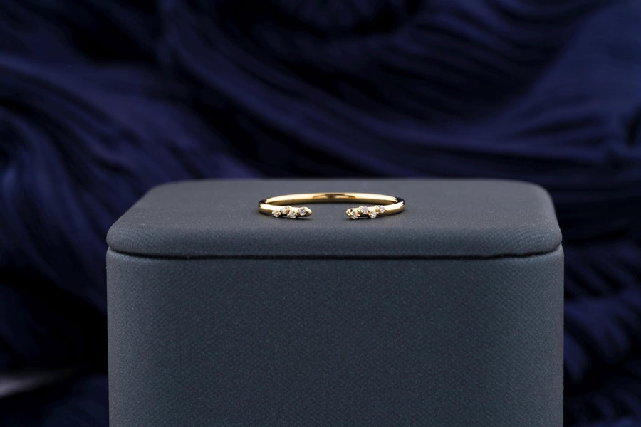 Round round diamond wedding band front view