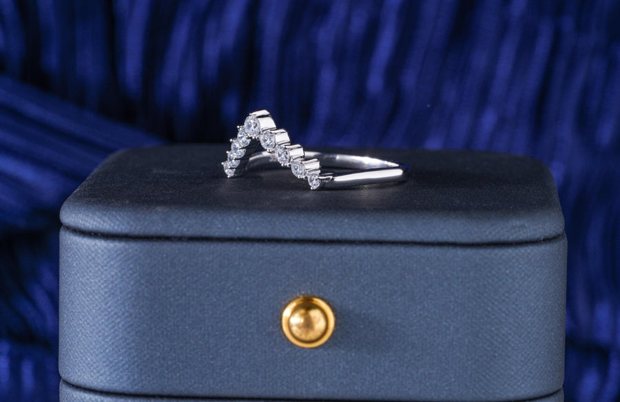 Round round diamond wedding band front view
