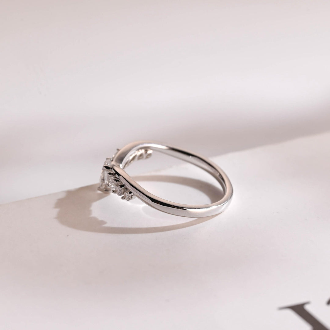 Marquise & Round diamond wedding band in yellow gold