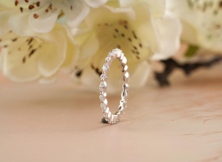Round Marquise diamond wedding band in yellow gold
