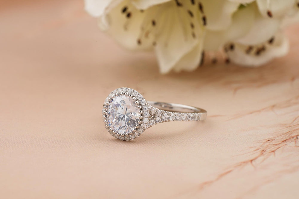 IGI certified round cut diamond in split shank engagement ring setting