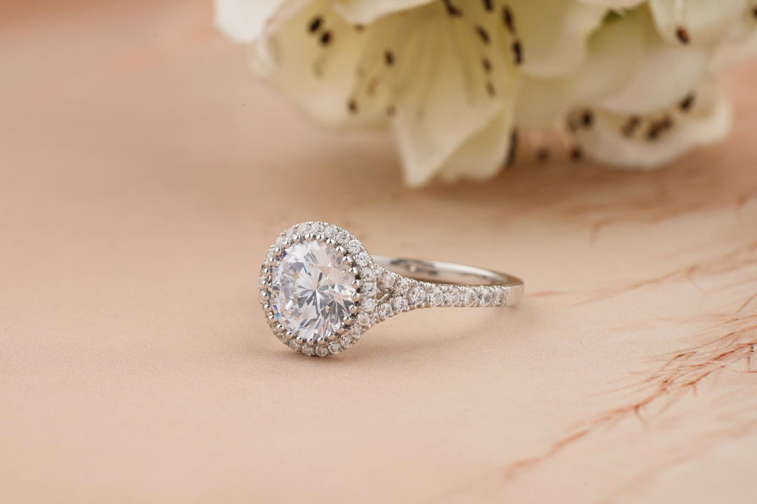 IGI certified round cut diamond in split shank engagement ring setting