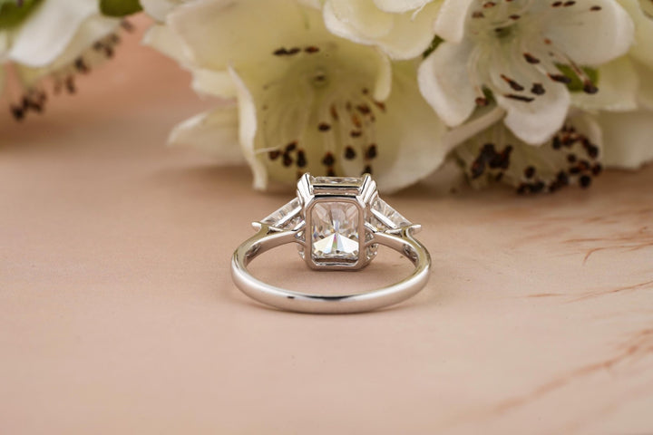Radiant cut solitaire engagement ring with IGI certified center diamond