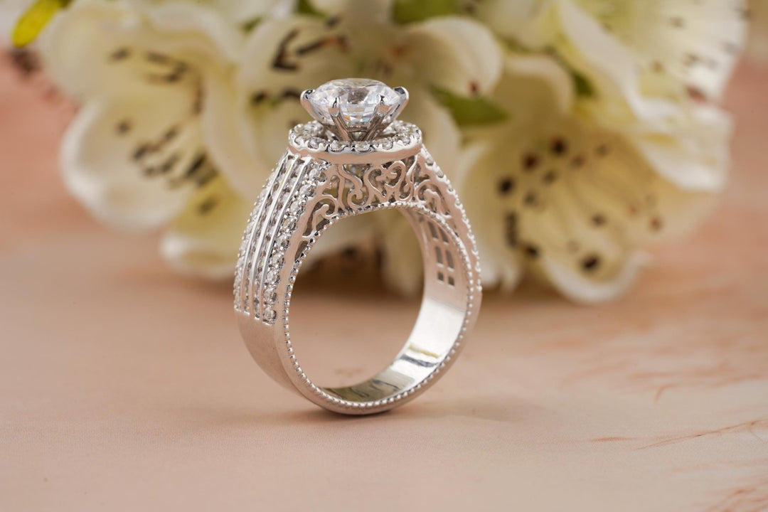 Shop round cut halo lab grown diamond engagement ring online