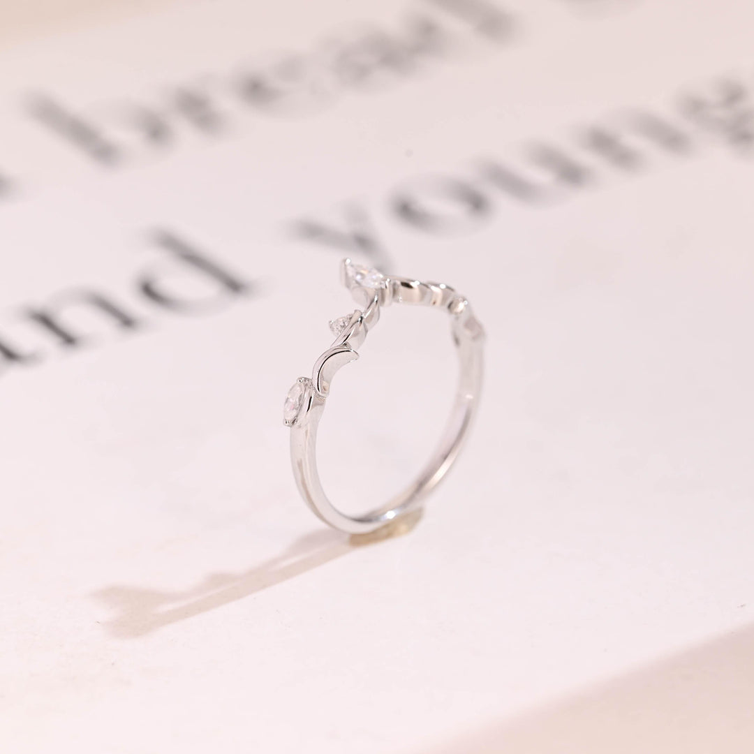 Marquise & Round diamond wedding band in yellow gold