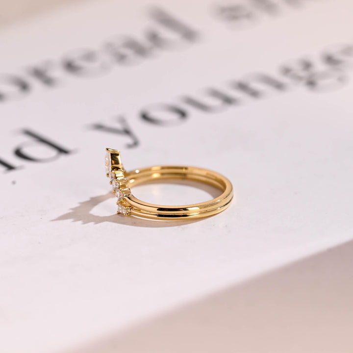 Round & Pear & Trapezoid diamond wedding band in yellow gold
