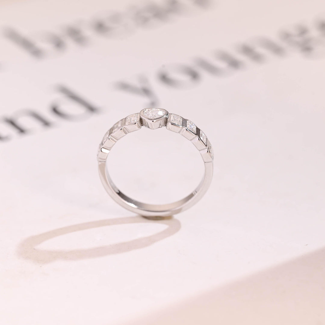 Round & Princess Band Width: 2.4mm diamond eternity band macro shot