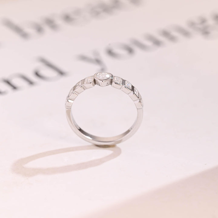 Round & Princess Band Width: 2.4mm diamond eternity band macro shot
