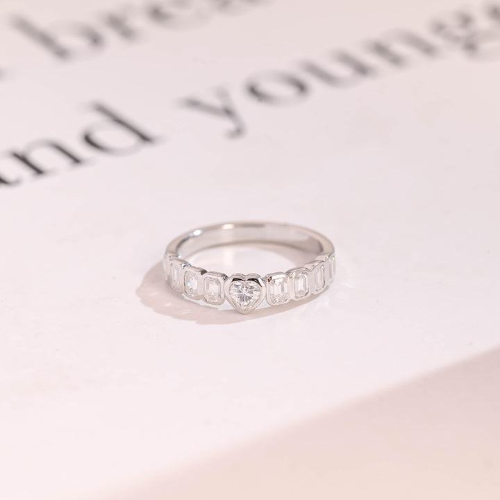 IGI certified round & princess band width: 2.4mm diamond wedding band