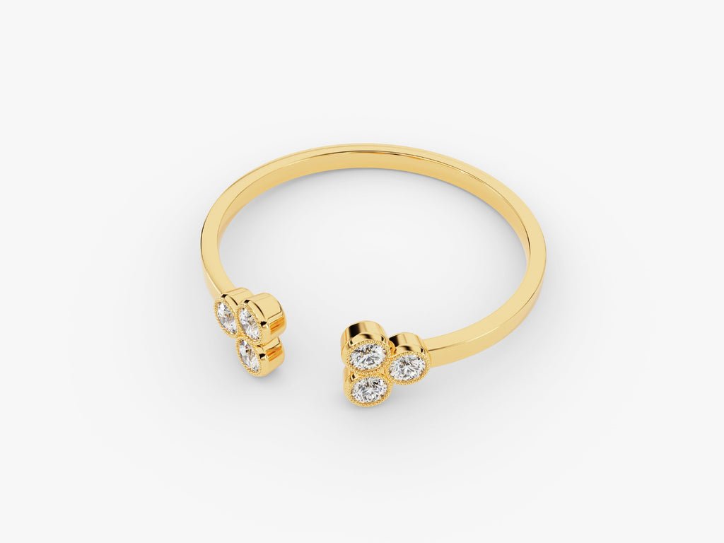 Round diamond wedding band in yellow gold