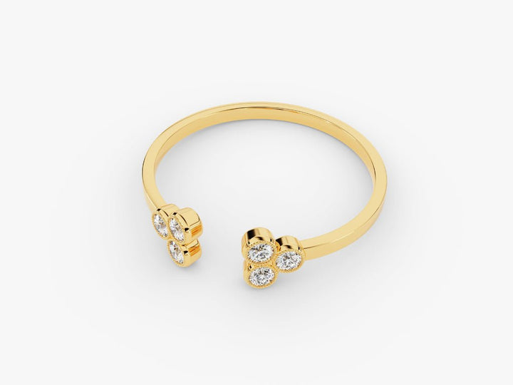 Round diamond wedding band in yellow gold