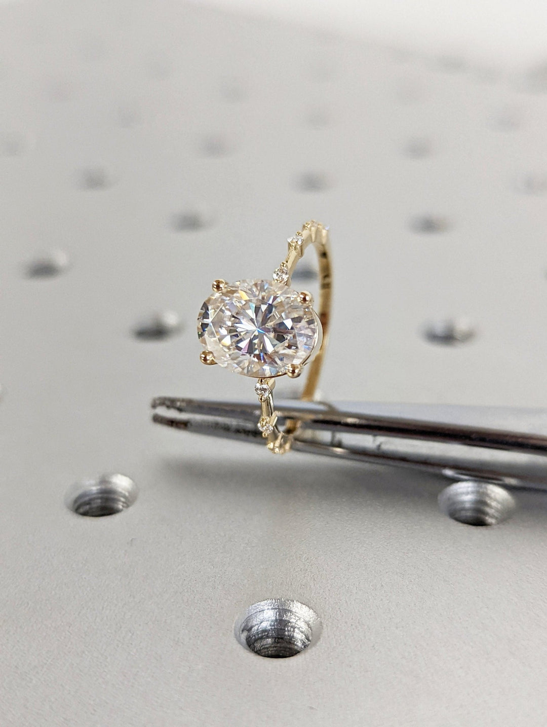 Oval pave engagement ring with IGI certificate and packaging