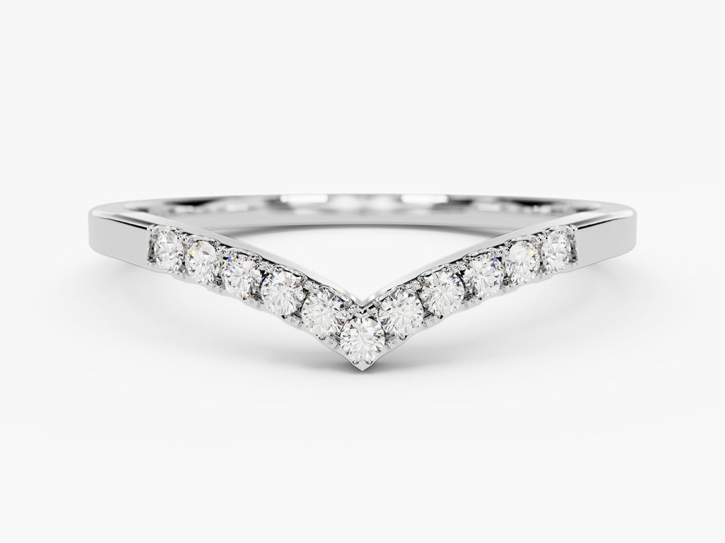 Round diamond wedding band in yellow gold