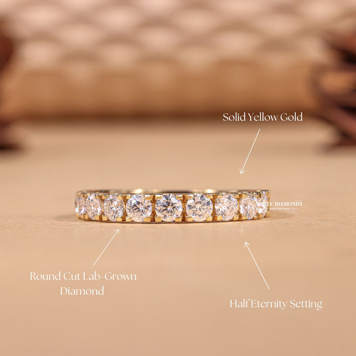 Round diamond wedding band in yellow gold
