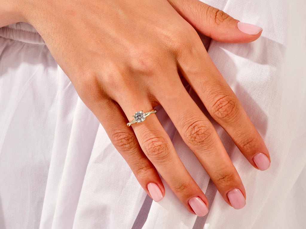 1.0CT Round Cut Twisted F - VS Lab Grown Diamond Engagement Ring Set - Doozy Diamonds