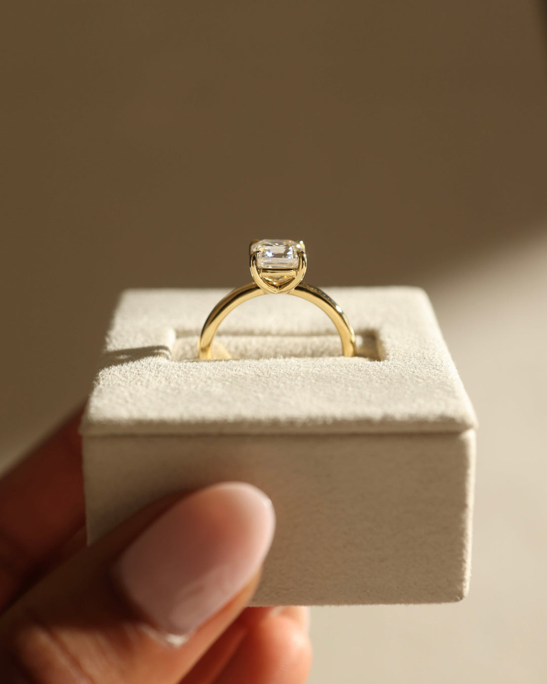 refined solitaire setting, elegant solitaire setting, luxury solitaire setting, bridal solitaire setting, engagement solitaire setting, diamond solitaire mounting, asscher diamond mounting, step cut solitaire setting,