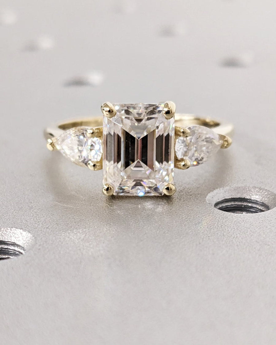 Buy 3.50CT emerald solitaire lab grown diamond engagement ring online