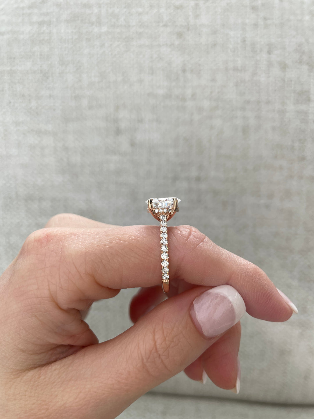 fashion diamond ring, luxury bridal jewelry, engagement ring aesthetic, high clarity diamond ring, VS1 diamond ring, VVS diamond ring, lab grown bridal diamond, sustainable luxury ring, eco luxury diamond ring, ethical engagement jewelry, custom engagement ring style,