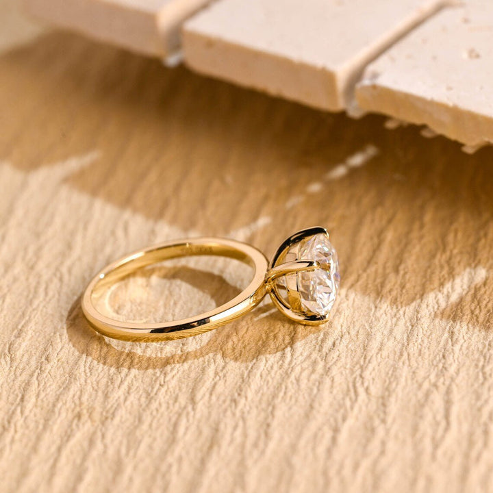 Oval east west engagement ring close-up showing high clarity diamond clarity