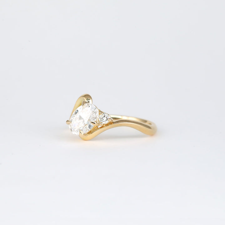 premium lab diamond ring, luxury lab grown diamond, sustainable luxury jewelry, ethical bridal jewelry, eco conscious jewelry, lab grown bridal ring, lab grown wedding ring, oval lab grown diamond ring, oval lab diamond ring, premium lab created diamond ring,
