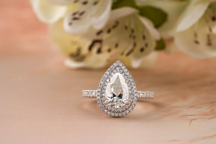 Discover pear halo lab grown diamond engagement ring online