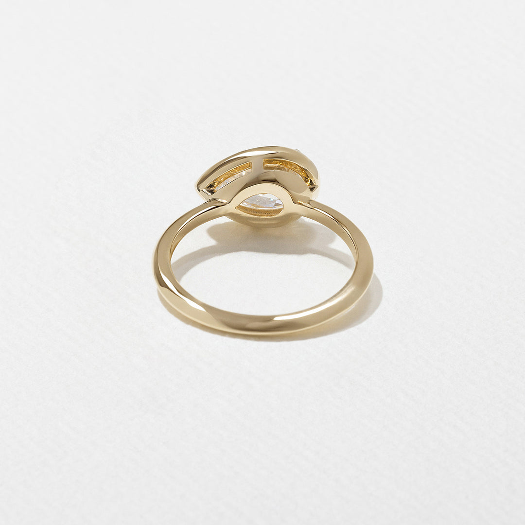 1.0CT Bezel Set Pear E - VS Lab Grown Diamond Ring With Unique Curved Band - Doozy Diamonds