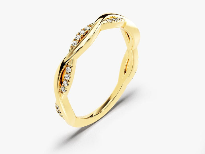 Round diamond wedding band in yellow gold
