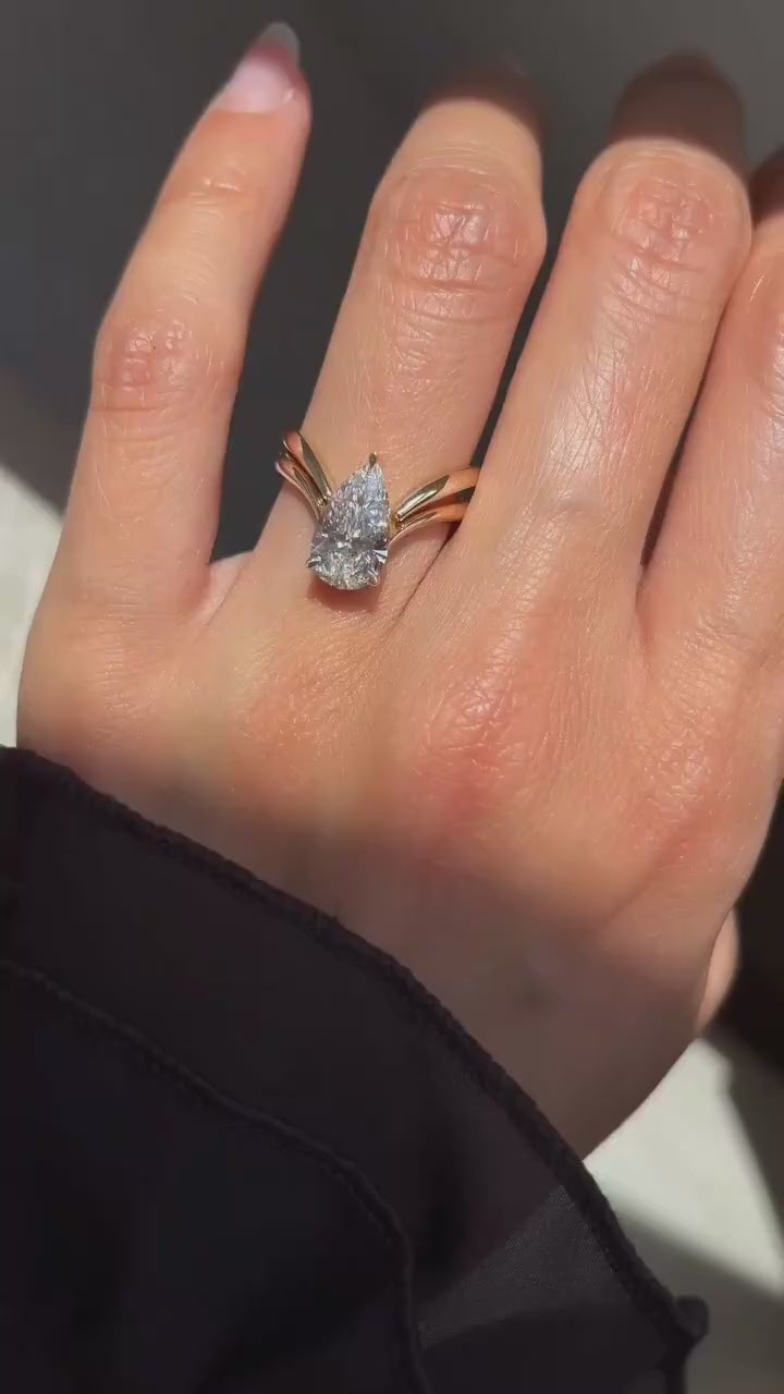 1.50CT Pear Solitaire Lab Grown Diamond Bridal Ring Set White Gold Chevron Band