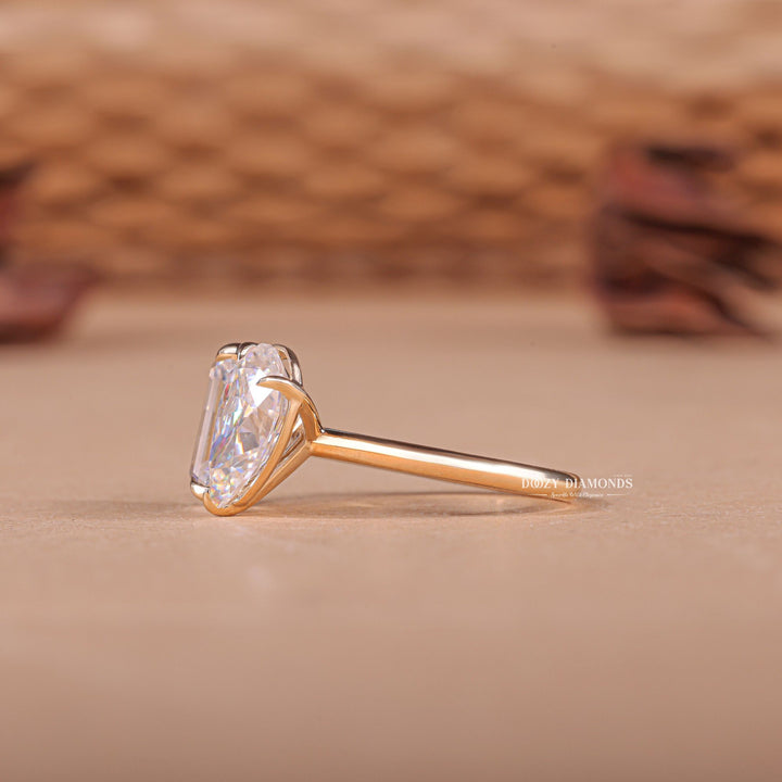 Pear cut solitaire engagement ring with IGI certified center diamond