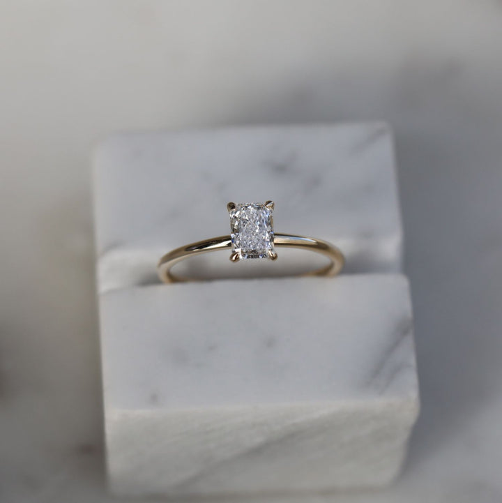 Discover radiant solitaire lab grown diamond engagement ring online