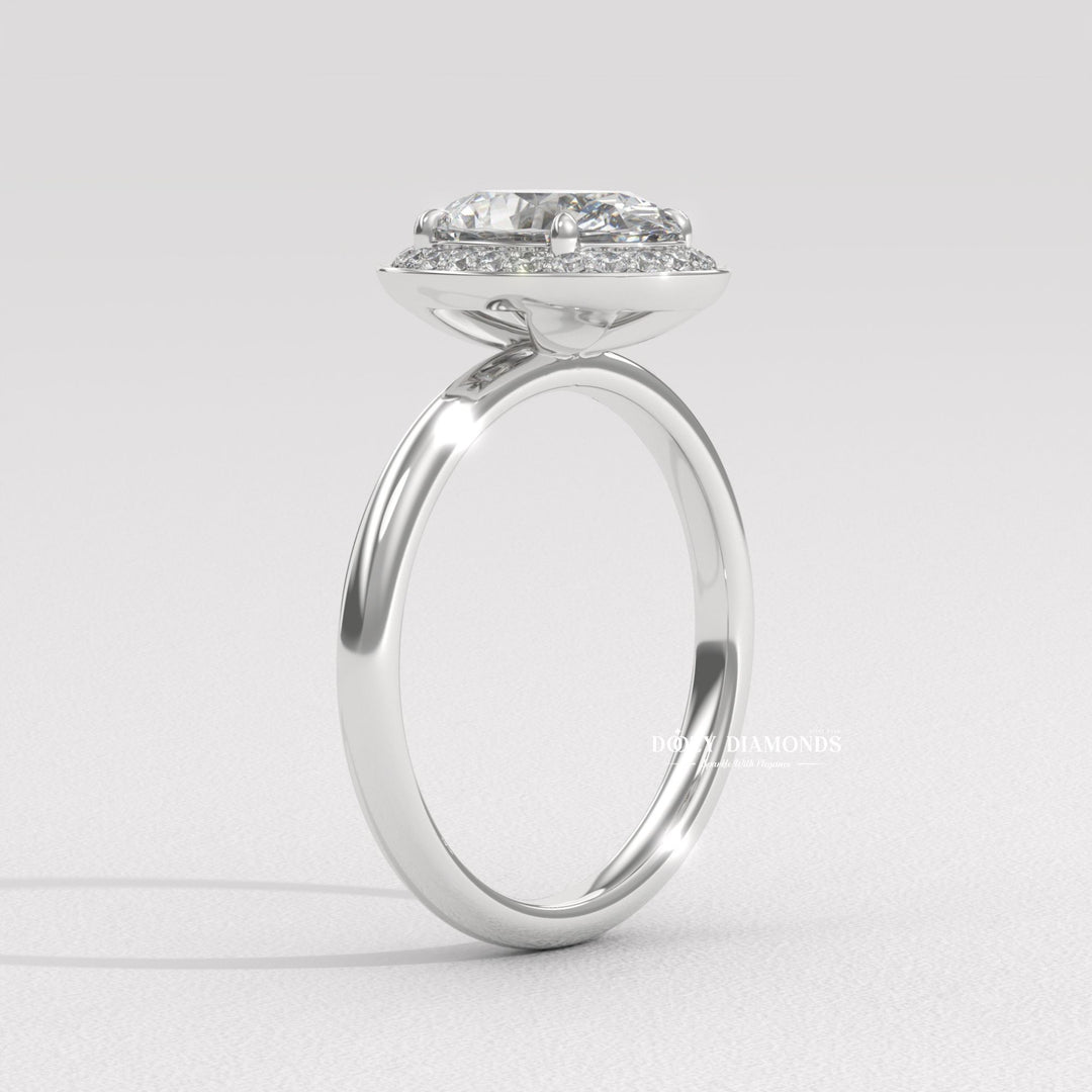 Shop the oval cut halo engagement ring collection online
