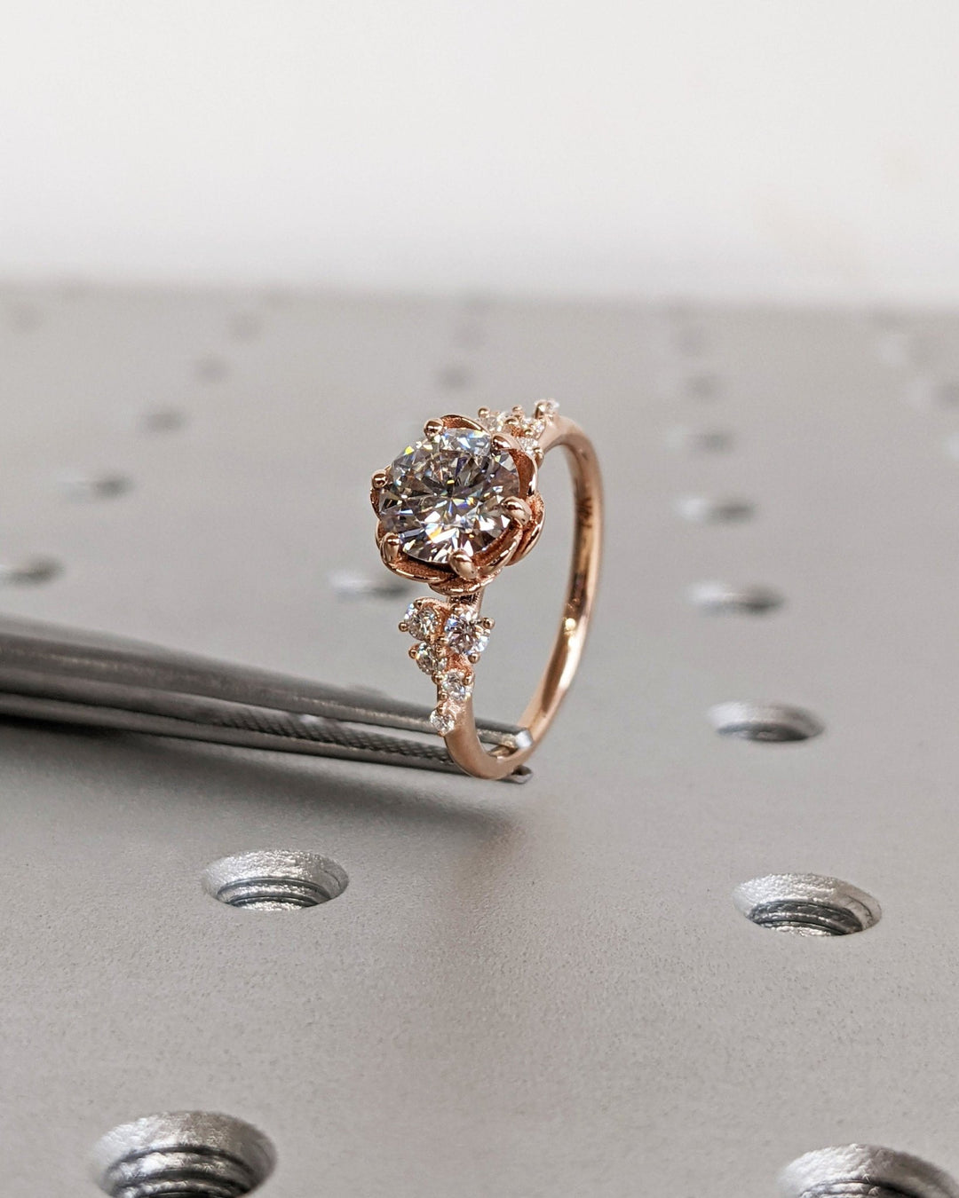 Round cluster lab grown diamond ring side profile in gold setting