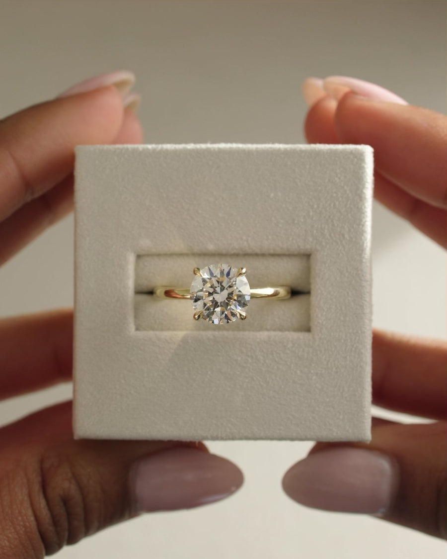 hidden diamond halo setting, halo hidden gallery setting, modern hidden halo setting, classic hidden halo setting, minimalist hidden halo setting, luxury hidden halo setting,