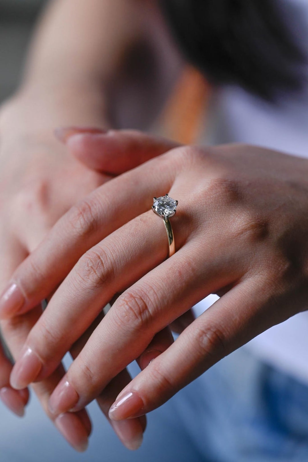 round engagement keepsake jewelry,