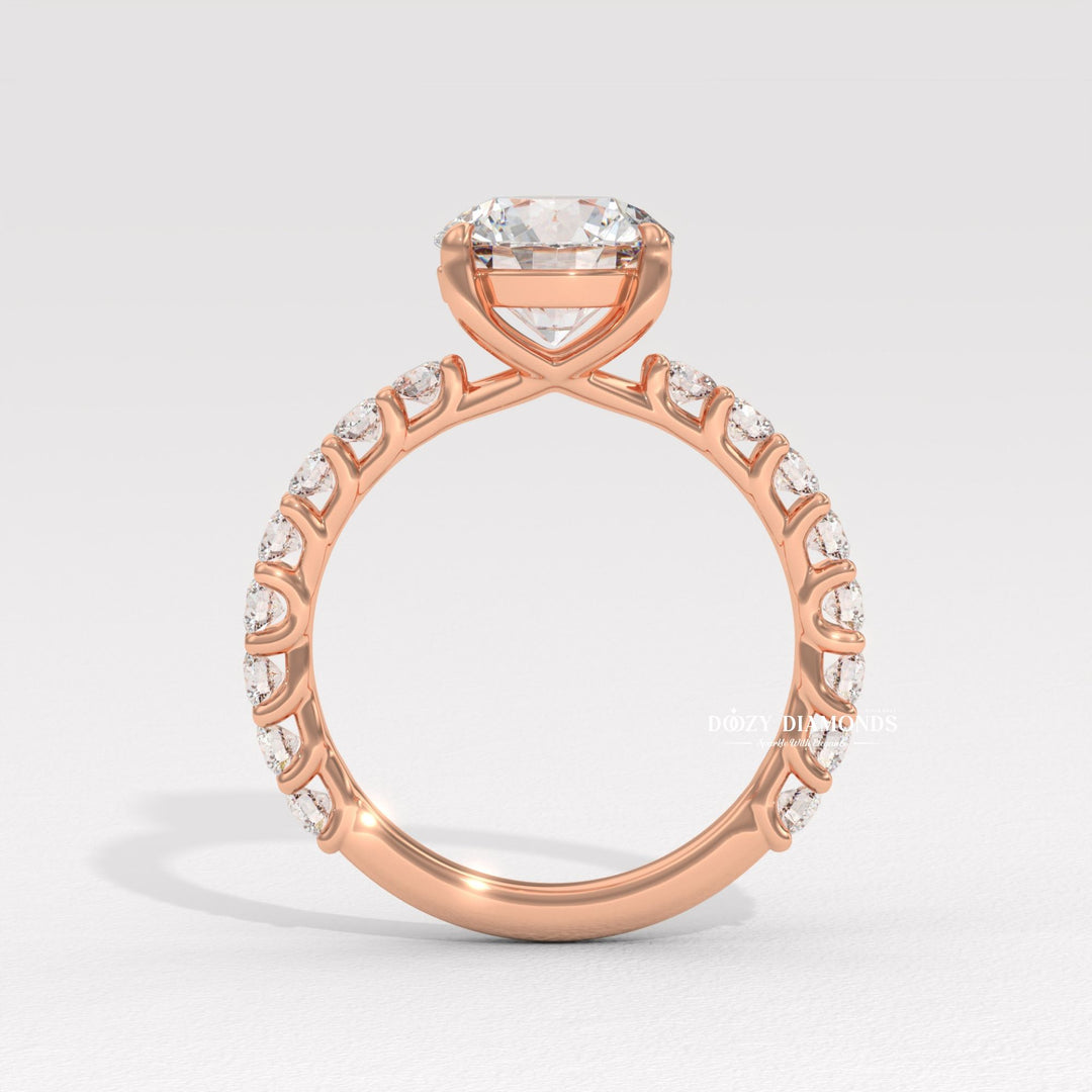 Round solitaire ring set with an IGI graded diamond