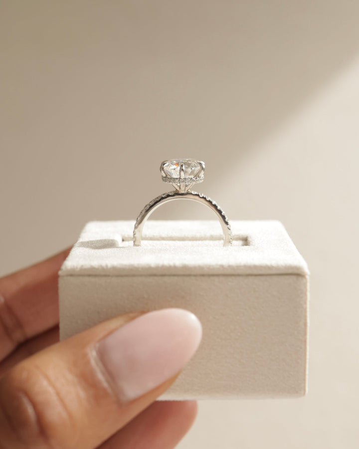 elevated halo setting, low profile halo setting, high profile halo setting, secure halo setting, refined halo setting, elegant halo setting, modern halo setting, classic halo setting, luxury halo setting,