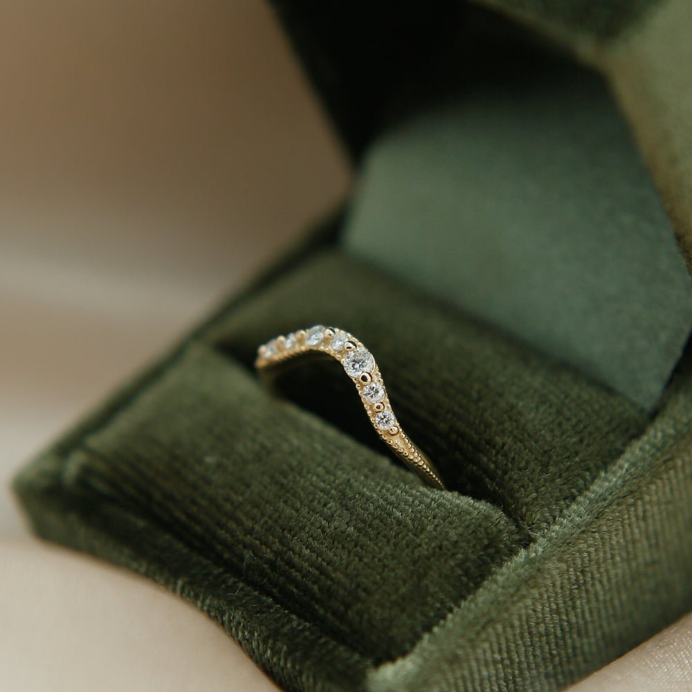 Close-up of 0.40CT round lab grown diamonds