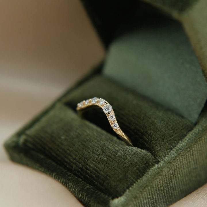 Close-up of 0.40CT round lab grown diamonds