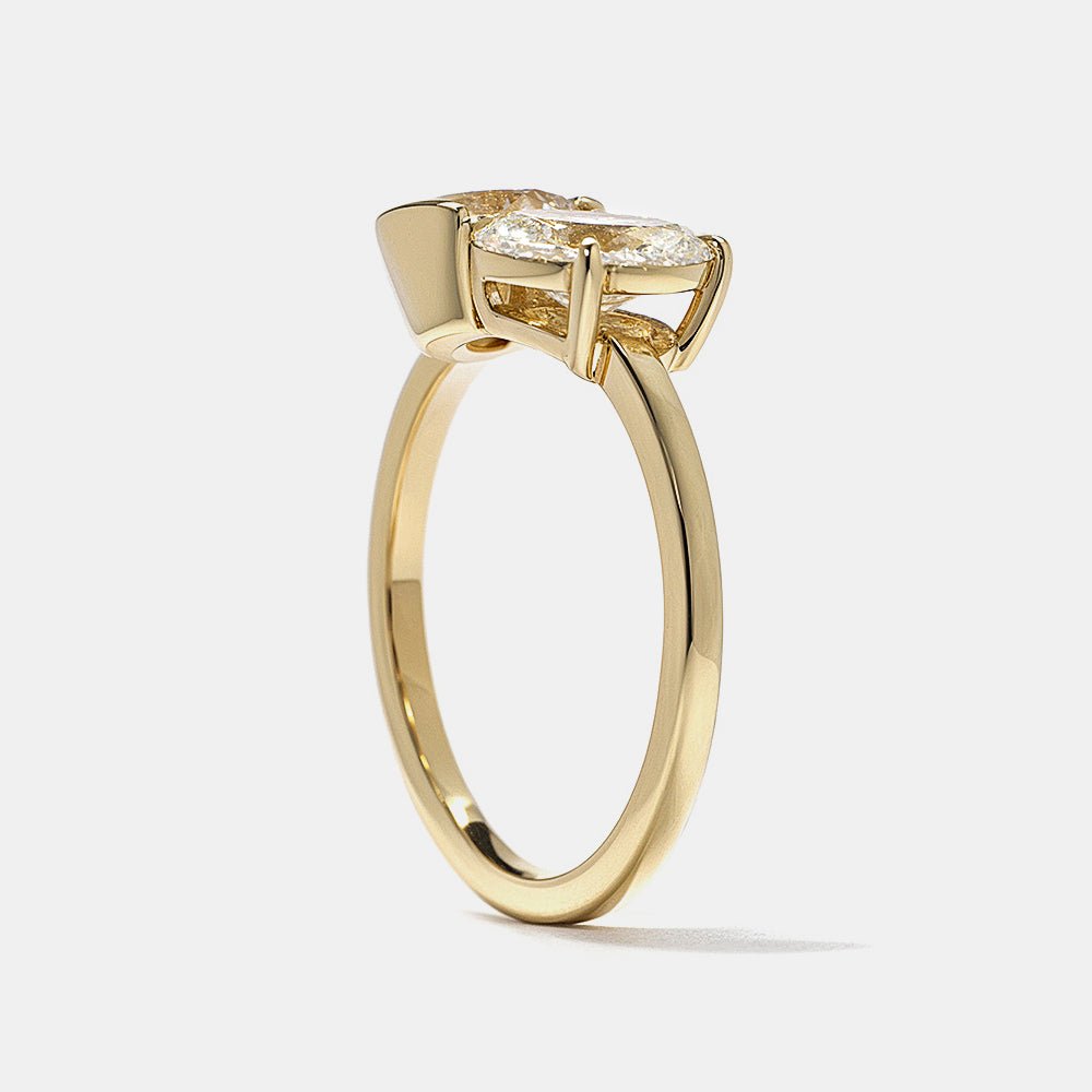 Shop the round cut solitaire engagement ring collection online